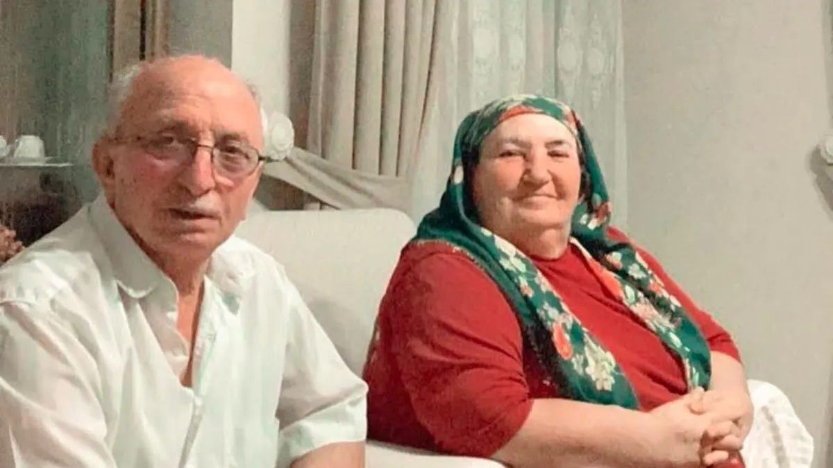Yaşlı çift gözyaşları ile toprağa verildi