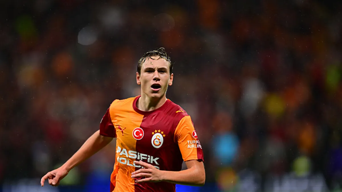 Aleksey Batrakov, Galatasaray formasıyla ilk golünü Barcelona'ya attı