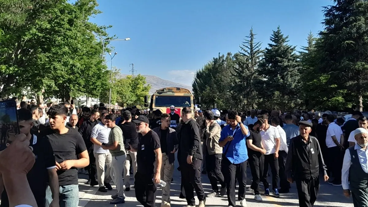 Pençe-Kilit Şehidi Teğmen Furkan Sert Malatya'da toprağa verildi