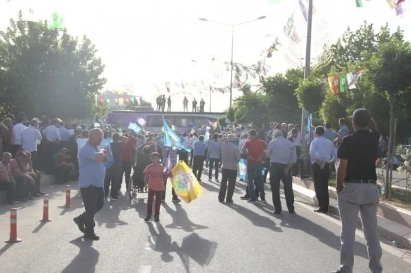 HDP’nin Siirt’te düzenlediği mitingde alan boş kaldı