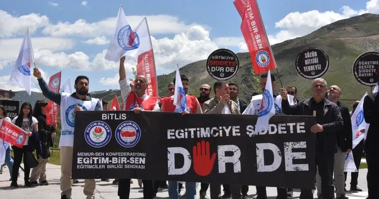 Bitlis’te Eğitim Bir-Sen üyelerinden eğitimcilere yönelik şiddete ilişkin basın açıklaması
