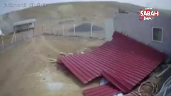 Ankara'da fırtınanın uçurduğu çatı güvenlik kamerasına yansıdı | Video