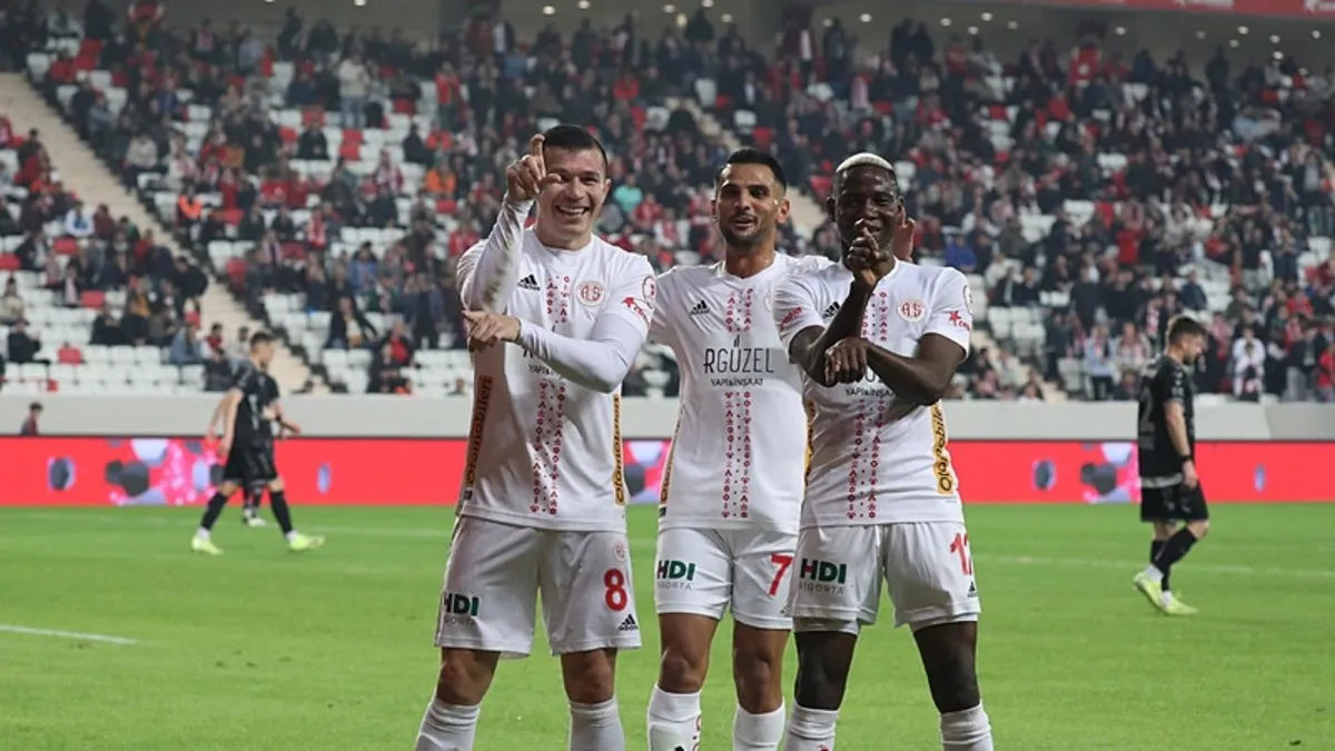 ZİRAAT TÜRKİYE KUPASI: Antalyaspor, Kocaelispor’u yenerek kupaya galibiyetle başladı! ZİRAAT TÜRKİYE KUPASI: Antalyaspor, Kocaelispor’u yenerek kupaya galibiyetle başladı!