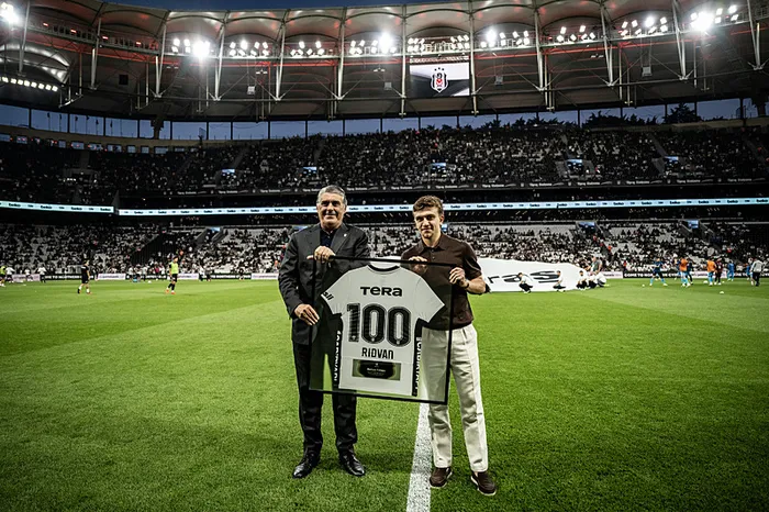 canli-besiktas-erzurumspor-maci-macta-ilk-yari-oynaniyor-1789147223733.jpeg