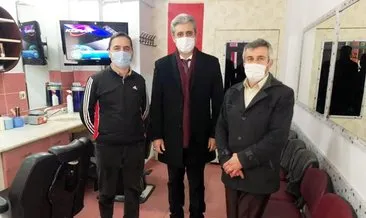 Yozgat belediye başkanı Celal Köse vatandaşı dinliyor