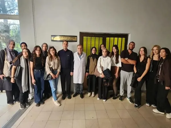 hukuk-fakultesinde-44-yil-sonra-bir-ilk-kadavra-uzerinde-uygulamali-adli-tip-egitimi-1793273376700.jpg