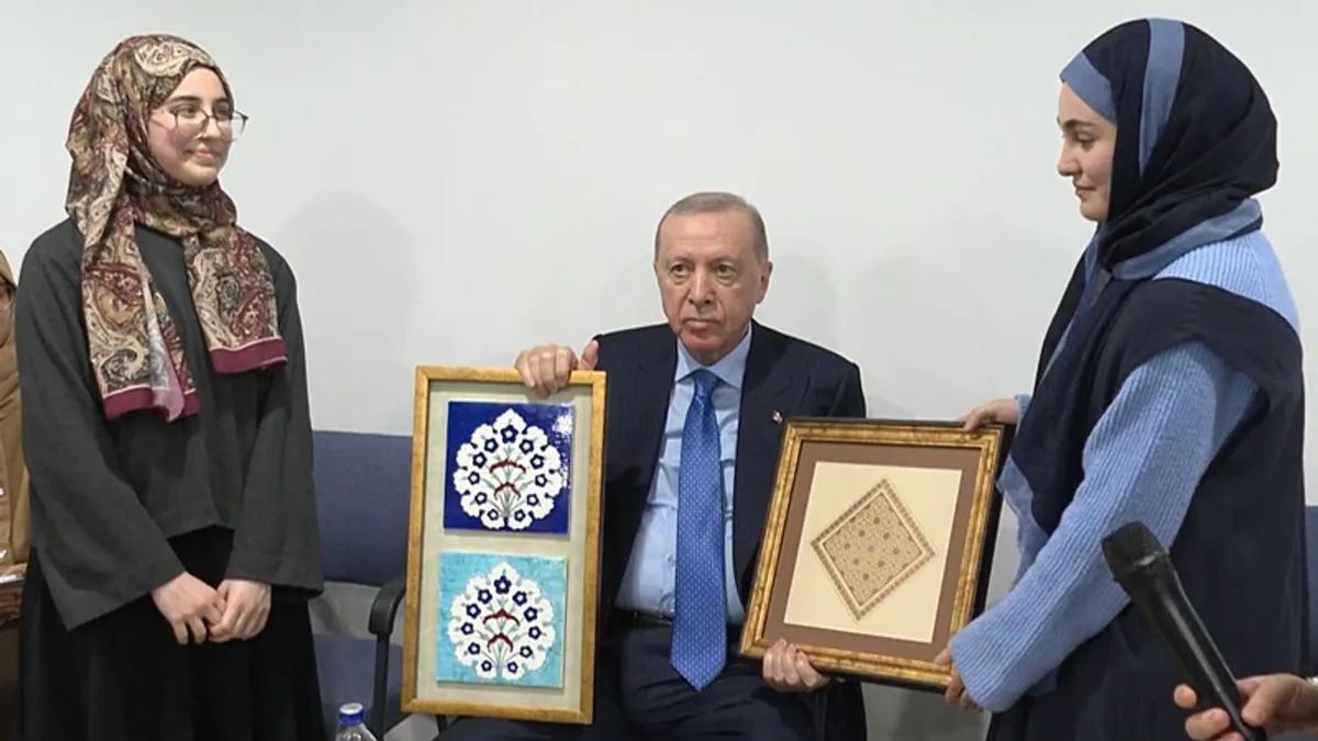 Başkan Erdoğan üniversite öğrencileri ile bir araya geldi! Başkan Erdoğan üniversite öğrencileri ile bir araya geldi!