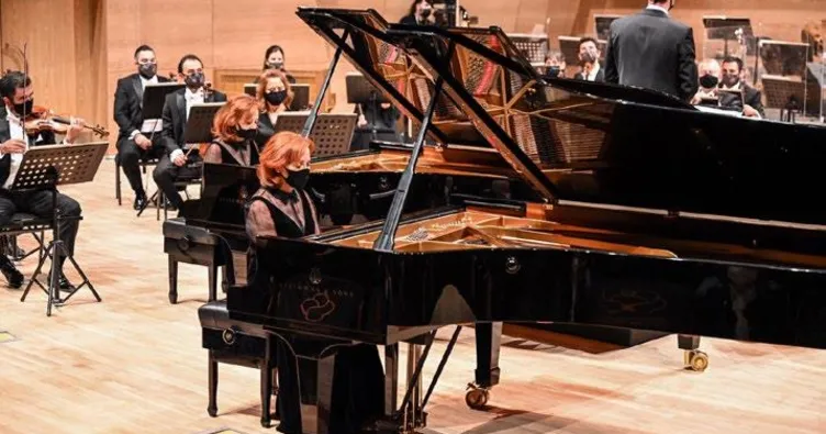 Liyakat nişanı ile onurlandırıldılar