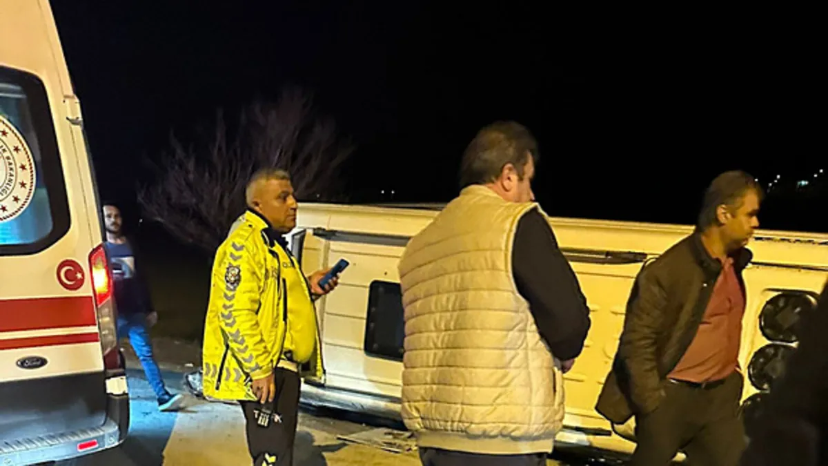 Kahramanmaraş’ta minibüs kazası: 10 yaralı! Kahramanmaraş’ta minibüs kazası: 10 yaralı!