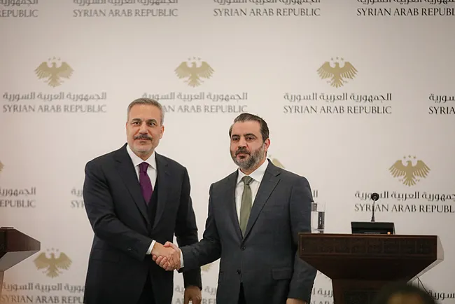 suriye-disisleri-bakani-hasan-seybani-sdg-10-mart-mutabakatina-iliskin-ciddi-bir-irade-ortaya-koymadi-1766414855322.jpeg Suriye Dışişleri Bakanı Hasan Şeybani: SDG, 10 Mart mutabakatına ilişkin ciddi bir irade ortaya koymadı