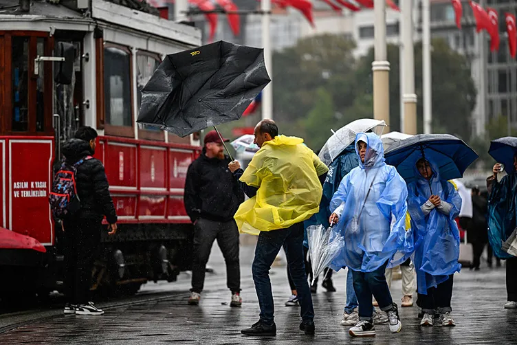 SON DAKİKA… İstanbul Valiliği’nden megakent için kuvvetli yağış uyarısı! Yarın şiddetini artıracak: O bölgeler için alarm verildi