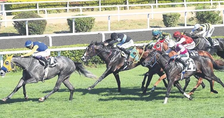 At yarışında derbi günü