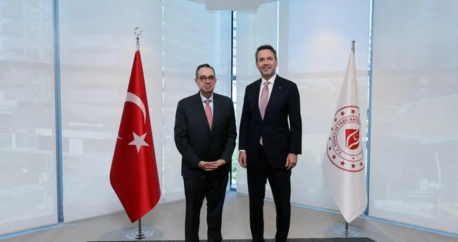 Bakan Bayraktar, Uluslararası Finans Kurumu temsilcileriyle görüştü