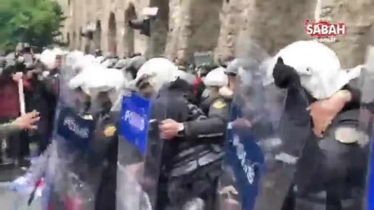 Taksim'e girmeye çalışan gruplar, polis barikatına ve polislere böyle saldırdı