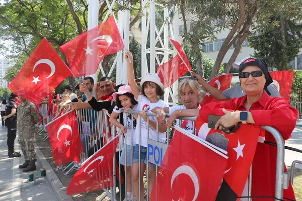 zafer-bayrami-adanada-coskuyla-kutladi-1788088335521.jpg