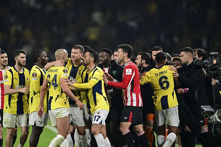Son dakika Fenerbahçe haberleri: Fenerbahçe - Athletic Bilbao maçında istifa sesleri! Ali Koç yönetimi topladı...