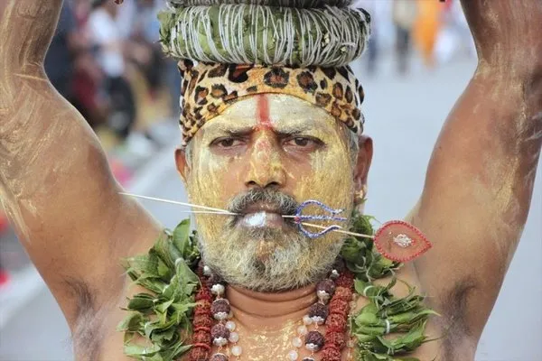 1,5 milyon Hindu Thaipusam için buluştu