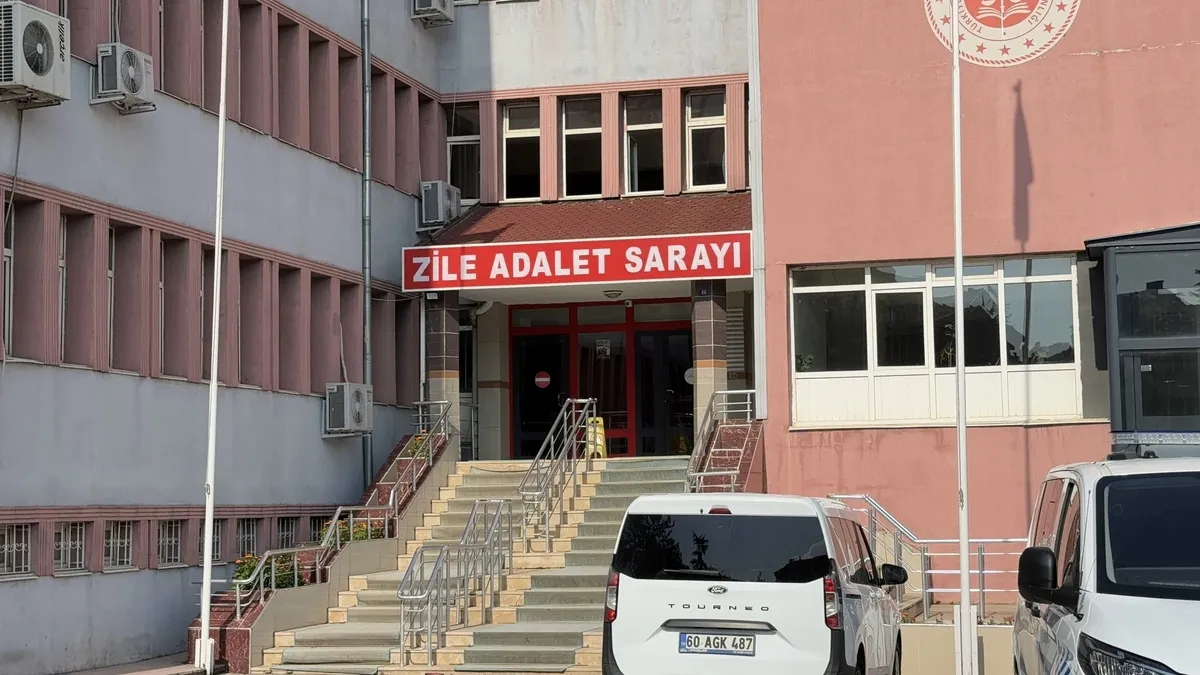 SON DAKİKA… Tokat’ta 25 yaşındaki Sibel Akpınar’ın gizemli ölümü: Annesi ile 2 kız kardeşi tutuklandı SON DAKİKA… Tokat’ta 25 yaşındaki Sibel Akpınar’ın gizemli ölümü: Annesi ile 2 kız kardeşi tutuklandı