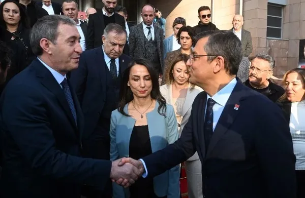 Özgür Özel'den