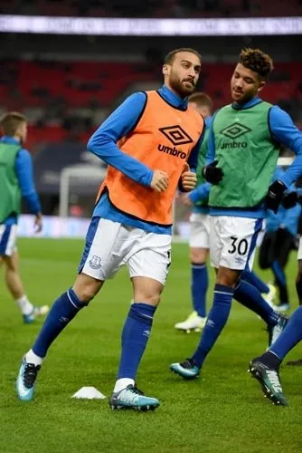 İngiltere'de Cenk Tosun krizi çıktı!