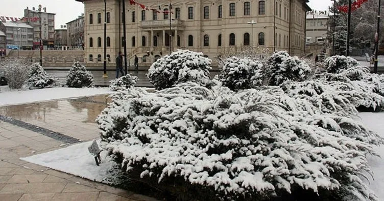 Sivaslılar Mart’a kar yağışıyla girdi