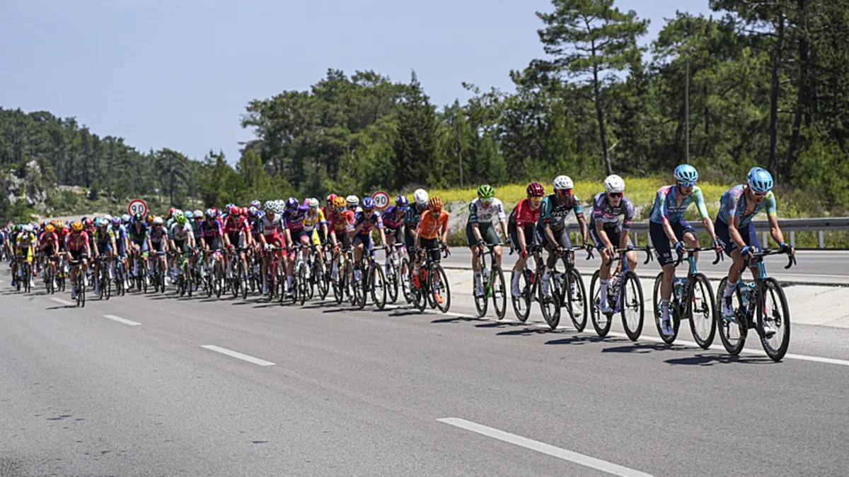 Türkiye Bisiklet Turu'nda Grosso Zaferi: Kemer-Kalkan Etabı Kazanıldı