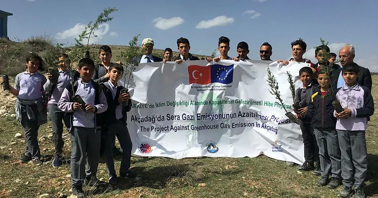 Malatya Akçadağ’da ağaç dikme şenliği