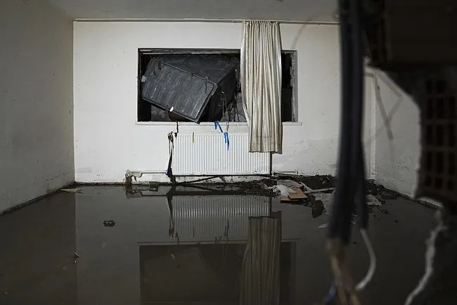 LAST MINUTE… Mansur Yavaş Municipalism remained in the classroom in Ankara! Flooded Keçiören: Vehicles got caught in the water, the wall of a house was destroyed!