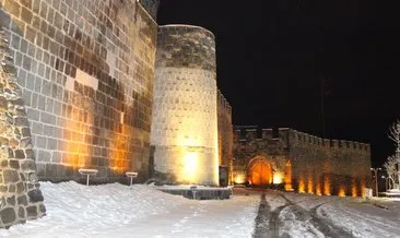 Erzurum Kalesi ve Saat Kulesi ışıklandırıldı!