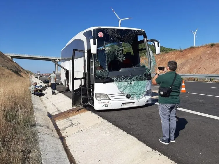 Son dakika: Balıkesir’de yolcu otobüsü devrildi: 32 yaralı