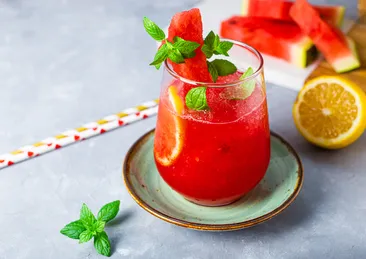 Yazın en ferah içeceği: 5 dakikada hazır karpuzlu limonata tarifi