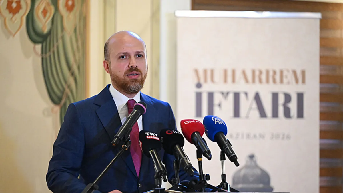 Necmeddin Bilal Erdoğan konuşma yaparken