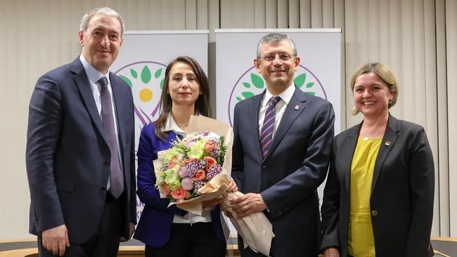 dem-partili-tulay-hatimoglullarindan-skandal-sozde-kurdistan-sozleri-1709143234555.jpg DEM Partili Tülay Hatimoğlulları'ndan skandal sözde 'Kürdistan' çıkışı: Kirli planlarını bir kez daha açık ettiler