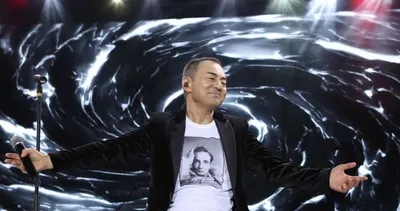 Sahnede sessizlik hakim oldu! Serdar Ortaç sahnede sözleri unutunca...