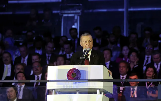 son-dakika-iznikte-4-dunya-gocebe-oyunlari-heyecani-baskan-erdogan-bu-kulturun-yitip-gitmesine-riza-gosteremey-1664477776434.jpg