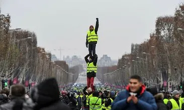 Fransa’da “Sarı Yelekliler” polis engeline takıldı5 gösterici gözaltına alındı