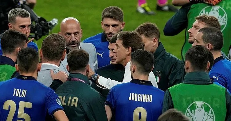 İtalya’yı EURO 2020 finaline efsaneleri taşıdı! Roberto Mancini ve ekibi dikkat çekti...