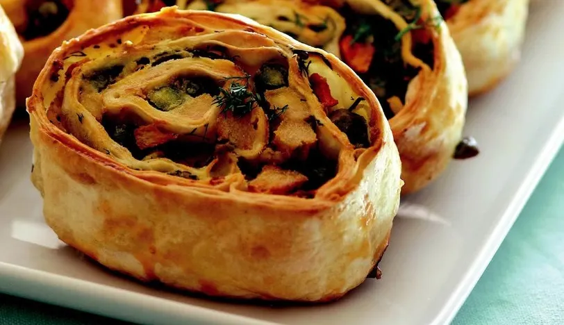 Sebzeli Tavuklu Börek