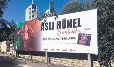 Tüm billboard’larda o var
