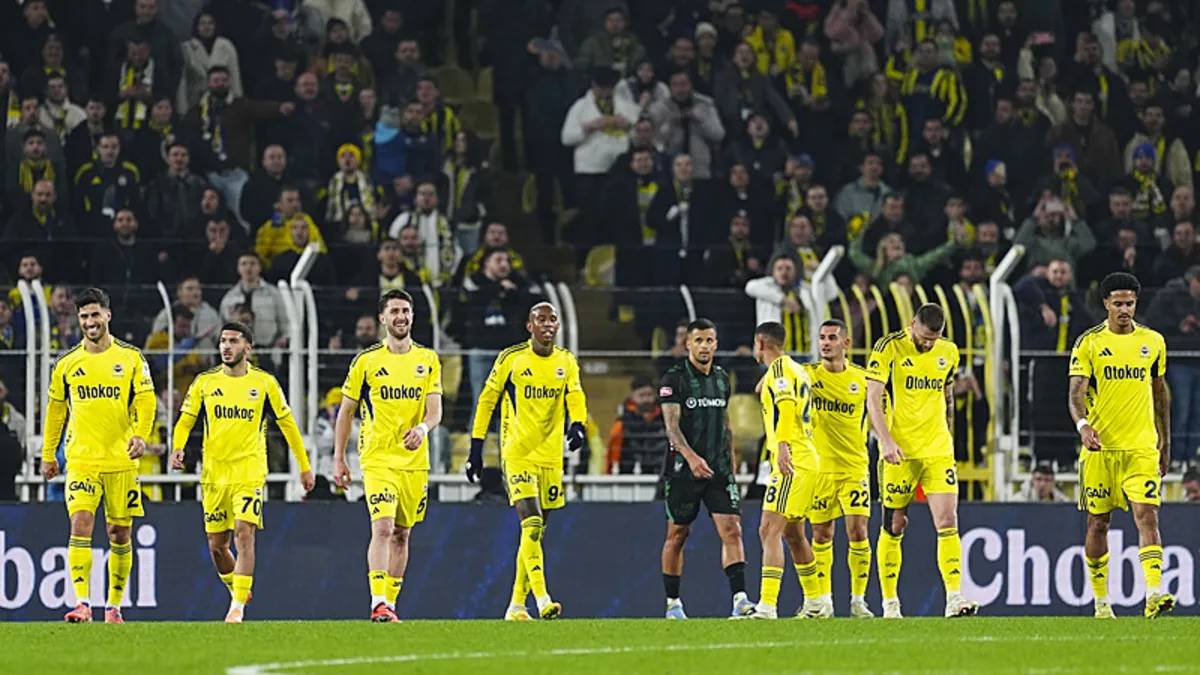 Fenerbahçe’de Süper Kupa öncesi kadroda eksikler bulunuyor Fenerbahçe’de Süper Kupa öncesi kadroda eksikler bulunuyor