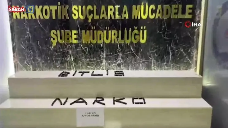 Yabancı uyruklu şahısların mide ve bağırsaklarında 1 kilo 340 gram uyuşturucu çıktı | Video