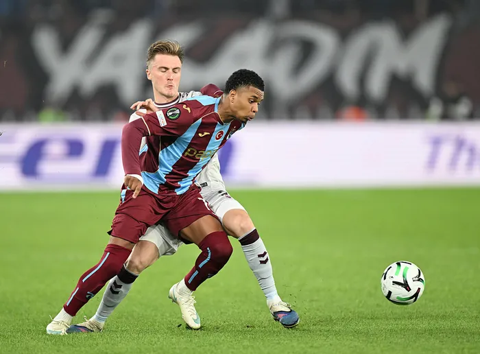 canli-trabzonspor-hearts-macta-ilk-yari-oynaniyor-1792688847902.jpg