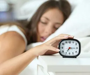 Günde 5 saatin altında uyuyanlar dikkat! 50 yaş üstü tehlikede: Kronik hastalıkları tetikleyebilir