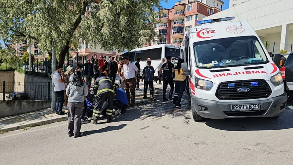 Edirne'de feci kaza! Otomobil ile cip çarpıştı: 4 yaralı