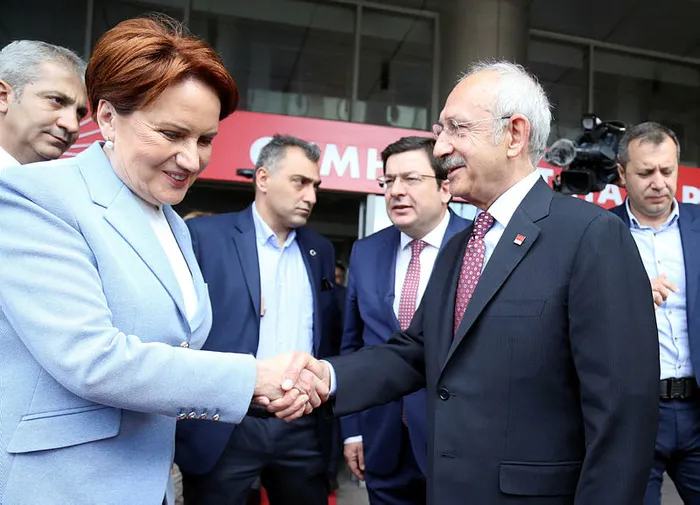 aksener-ve-kilicdaroglunun-s-400-aciklamalarina-sert-tepki-bu-akil-tutulmasi-degilse-nedir-1645794728571.jpg Akşener ve Kılıçdaroğlu'nun S-400 açıklamalarına sert tepki: Bu akıl tutulması değilse nedir?