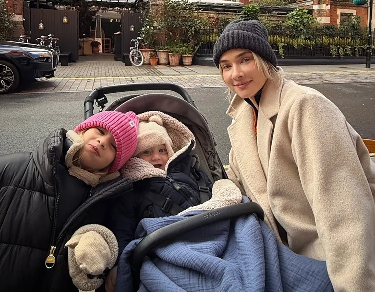 İkinci kez anne olmuştu! Müge Boz’un aile pozları sosyal medyayı salladı