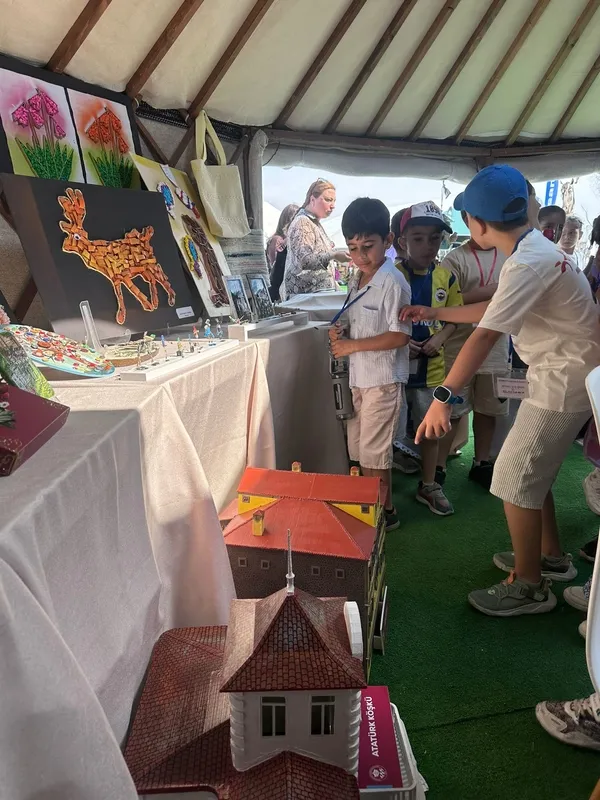 sifir-atik-festivalinde-trabzon-buyuksehir-belediyesi-de-yerini-aldi-1780775718593.jpg