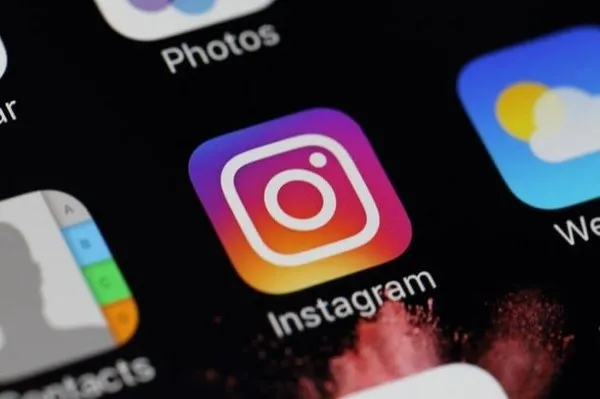 Instagram hikayeler ve WhatsApp birleşiyor