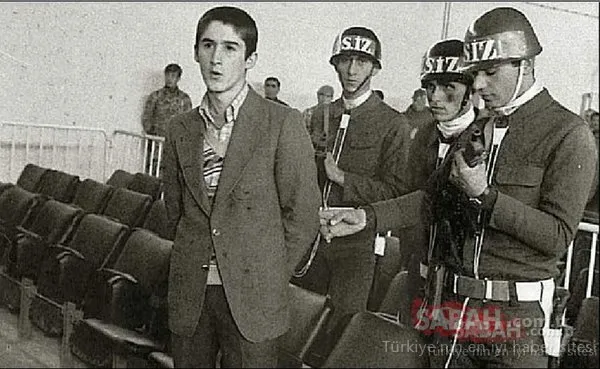 Başbakandan lise öğrencilerine herkes kelepçelendi! Demokrasi adına acı... 12 Eylül!