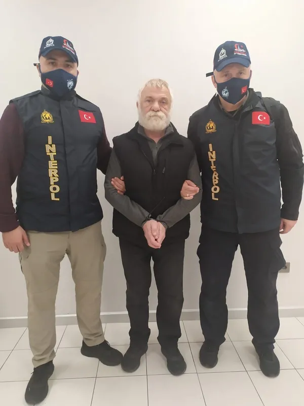 son-dakika-necip-hablemitoglu-suikastinda-flas-gelisme-levent-goktas-turkiyeye-iade-edildi-iste-ilk-goruntusu-1671229558090.jpg